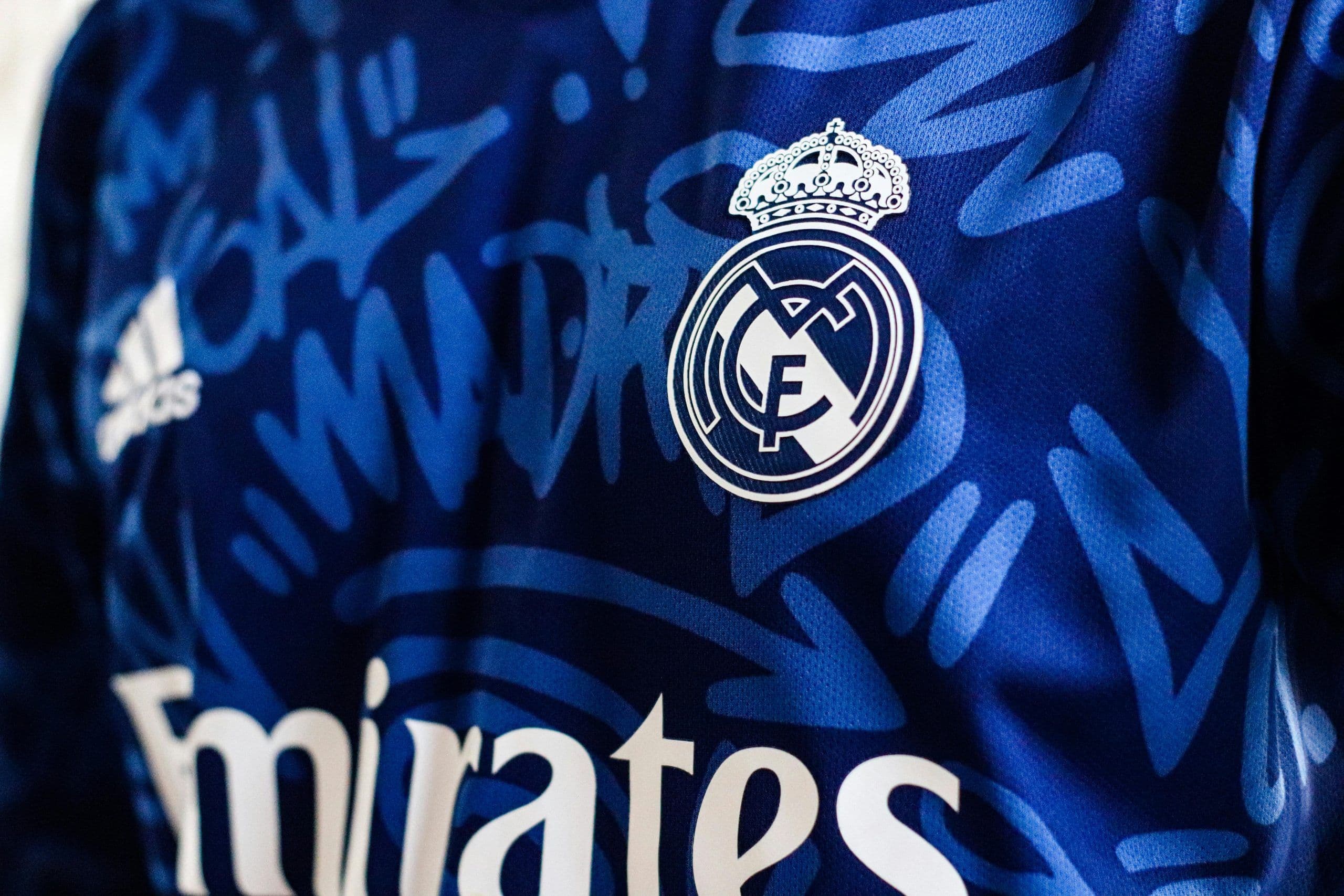 Wie Nike und Adidas von Partnerschaften mit führenden Clubs profitieren