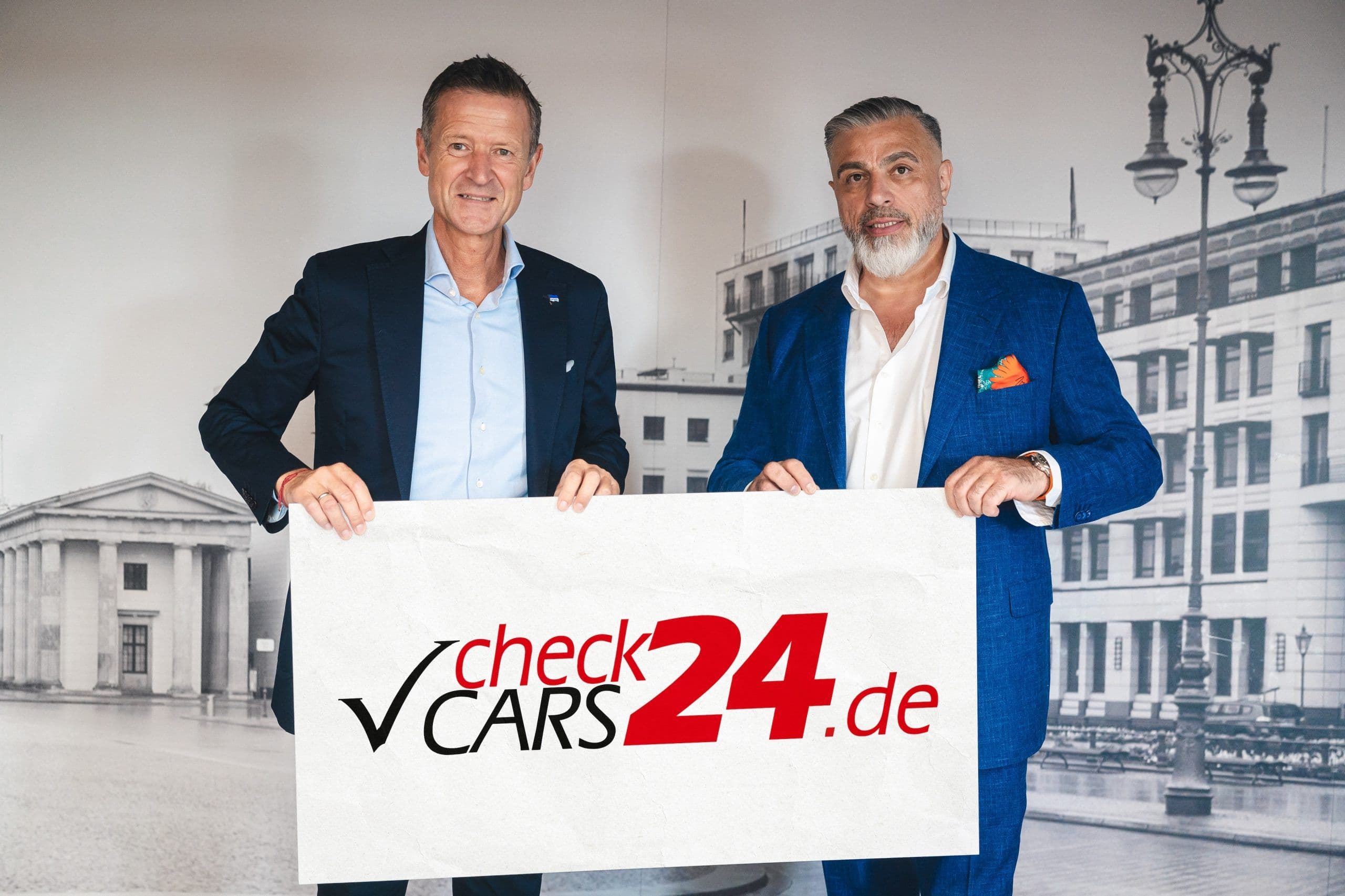 Neuer Hauptpartner: CheckCars24 unterstützt Hertha BSC