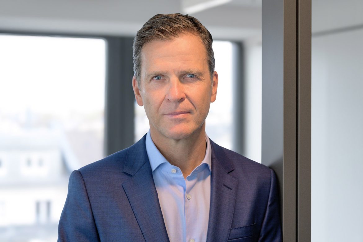 Oliver Bierhoff über US-Sportstrukturen, Markenbildung und Bildung im Profifußball